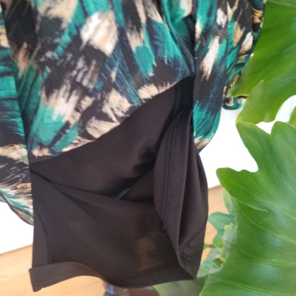 WHBM Abstract Print Blouson Dress - Picture 11 of 14